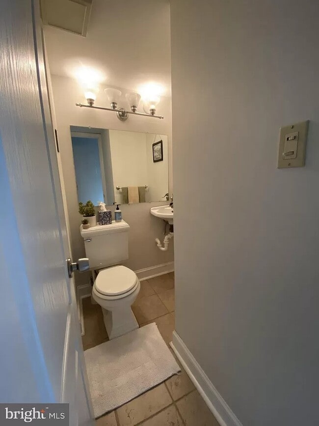 Downstairs bathroom - 316 S Columbus St