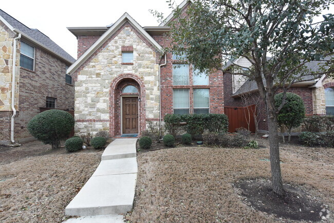 Building Photo - Spacious 3-Bedroom Home Near Trails with M...