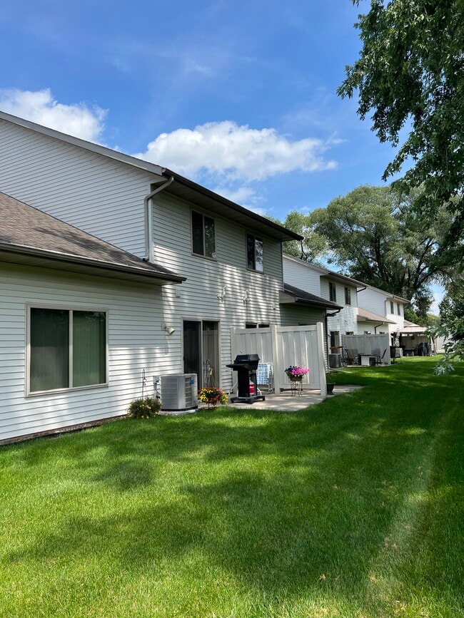 Photo - 2807 Lakeshore Dr Unit 2805 LakeshoreDr.#11