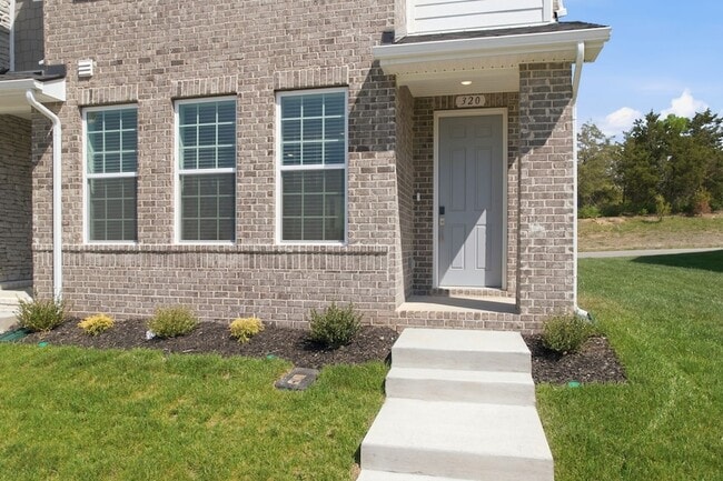 Photo - 320 Lynwood Station Blvd