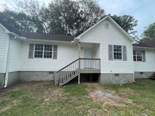Building Photo - 121 Clyde Dr Unit B Rental