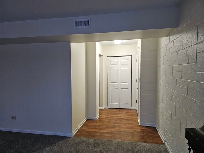 Photo - 833 Village Quarter Rd Unidad G7