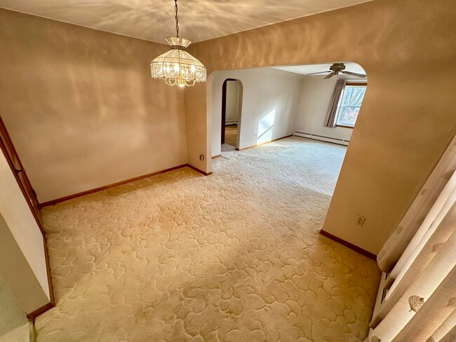 Photo - 744 Horton St