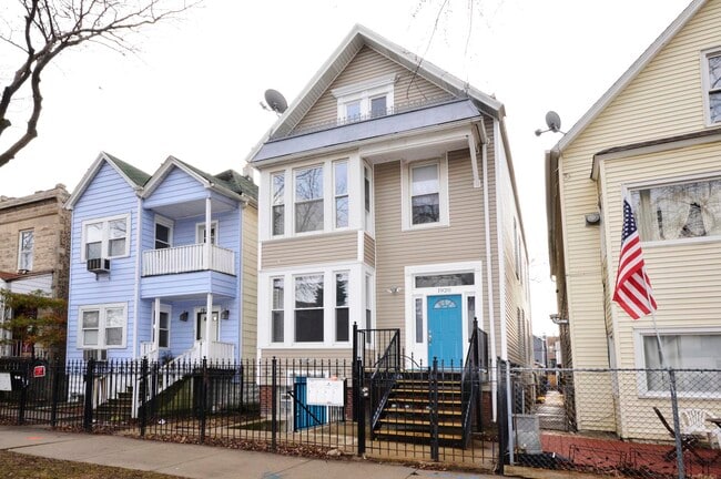 Photo - 1920 N Ridgeway Ave Unit 1
