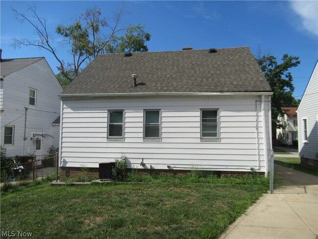 Photo - 5203 Maplecrest Ave