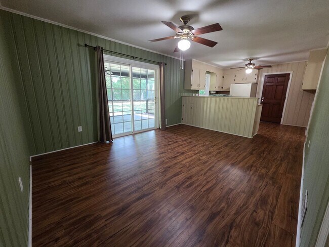 Photo - Cozy home minutes away from campus!