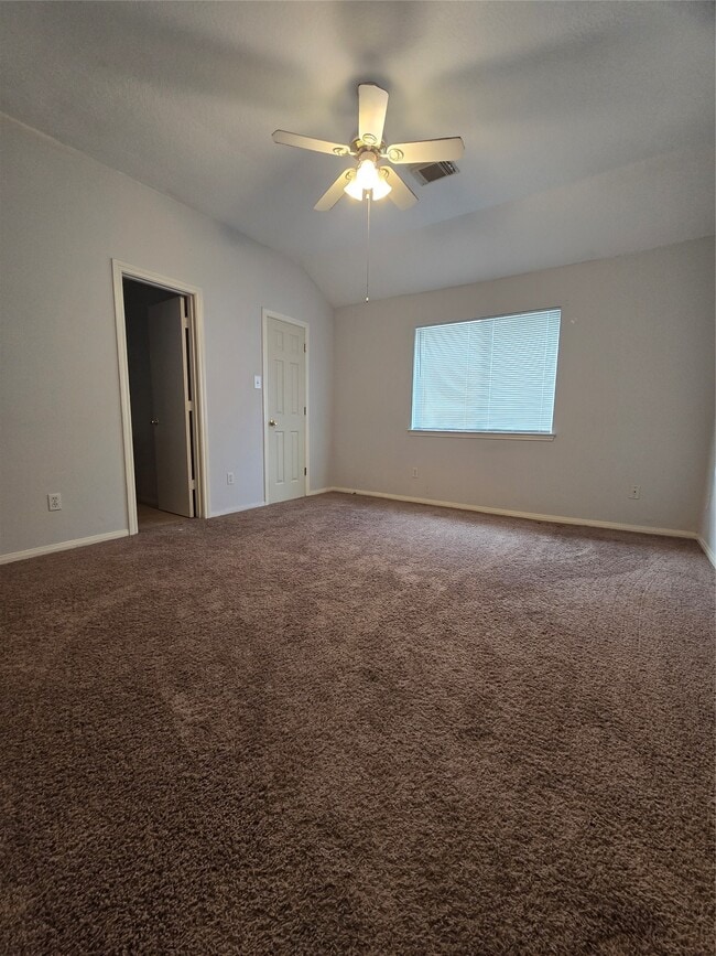 Photo - 938 Birnham Woods Blvd