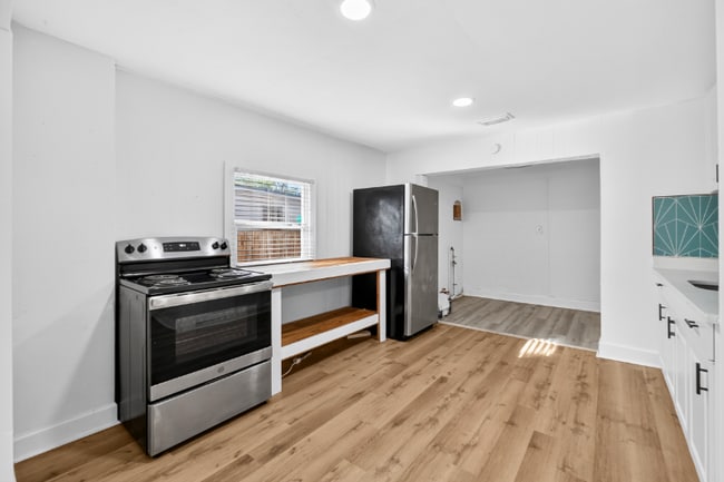 Photo - 3525 50th Ave N Unidad A