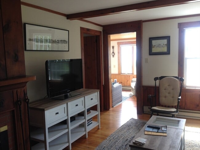 Photo - 79 Mattapoisett Neck Rd