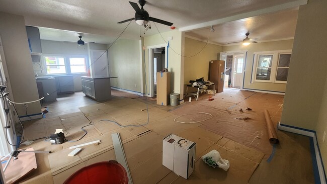 Comedor, cocina y sala de estar