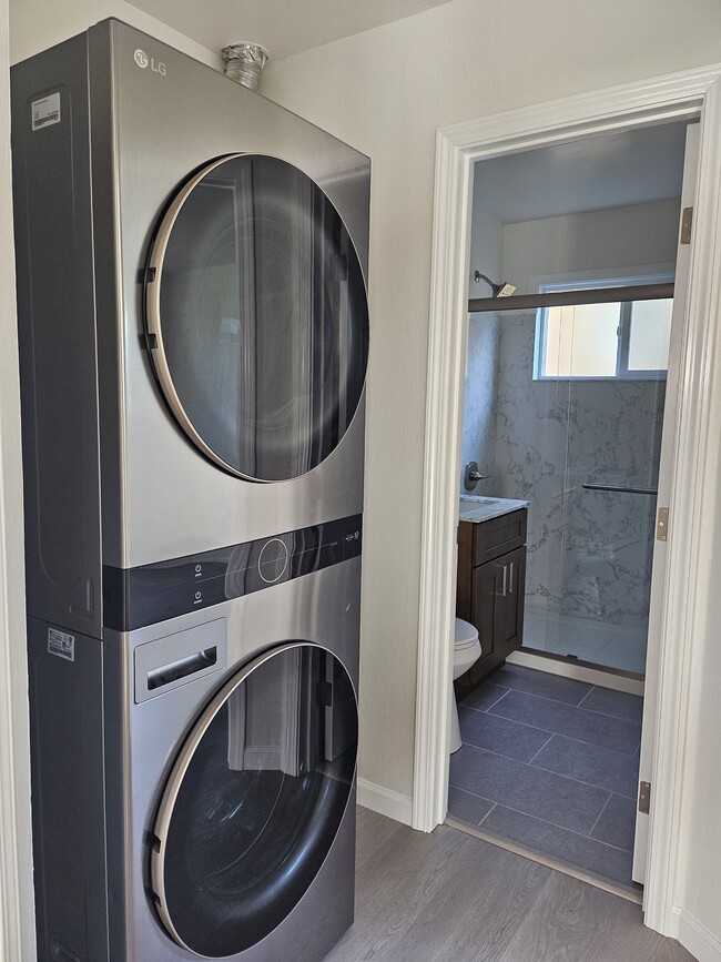 Photo - 2846 McGee Ave