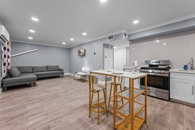Photo - 3611 Graustark St Unit 17