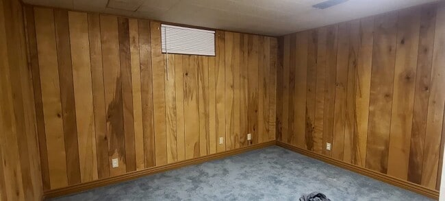 Photo - 557 Laker Wy