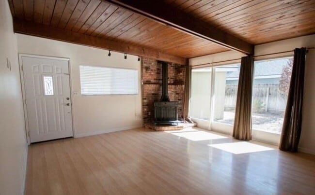 Photo - Beautiful 3 Bedroom 2 Bathroom Home Available 4/1/2026