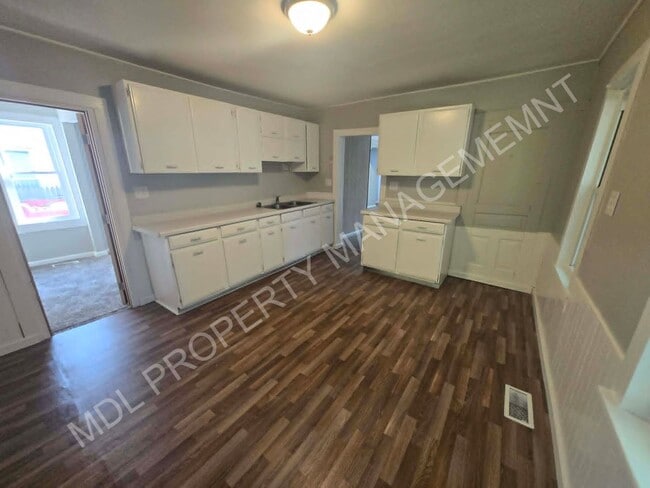 Photo - 913 N Granger St