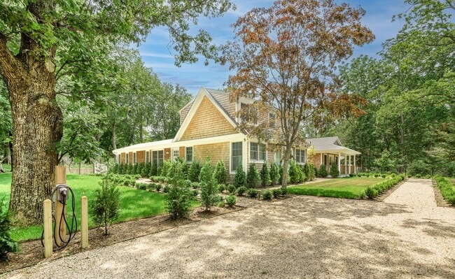 Photo - 5 Dogwood Ave