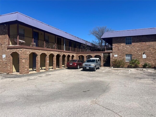 Photo - 1410 W N Loop Blvd Unit 102