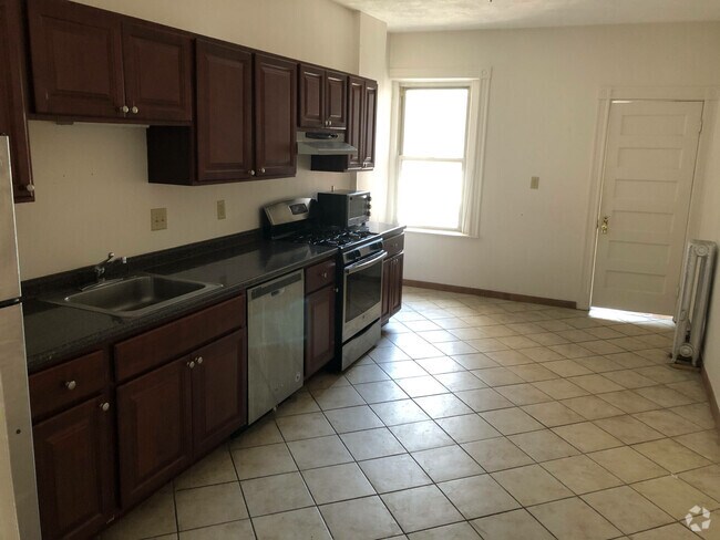 Building Photo - 1906 Beacon St Unit 1F Rental
