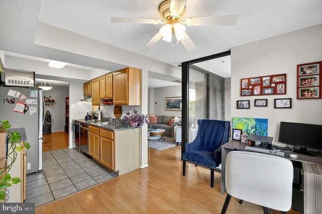 Photo - 4500 S Four Mile Run Dr