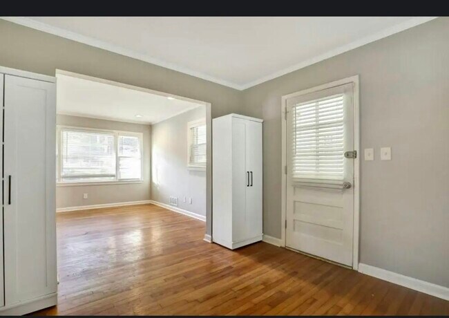 3173 Spreading Oak Dr SW