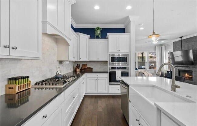 Photo - 2302 SW Preston Park Ave