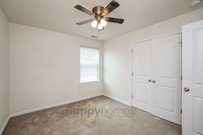 Photo - 350 Spectrum Rd