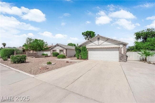 Photo - 2004 Canterbury Dr