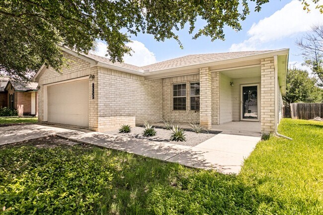 Photo - BEAUTIFUL SINGLE STORY HOME IN RETAMA SPRINGS