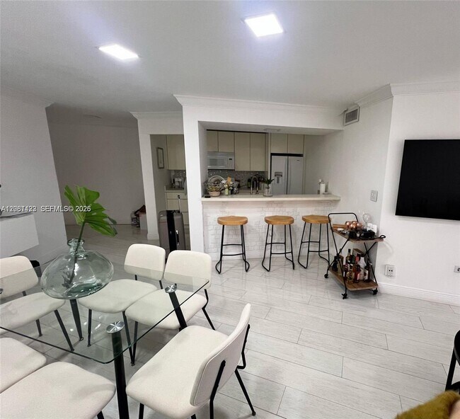 Photo - 6955 NW 186th St Unit F104