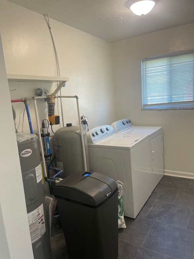 Photo - 110-112 Sanders Ct Unit 112