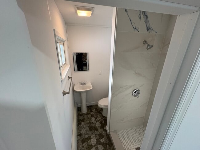 Photo - 5494 Express Dr S Unidad 1