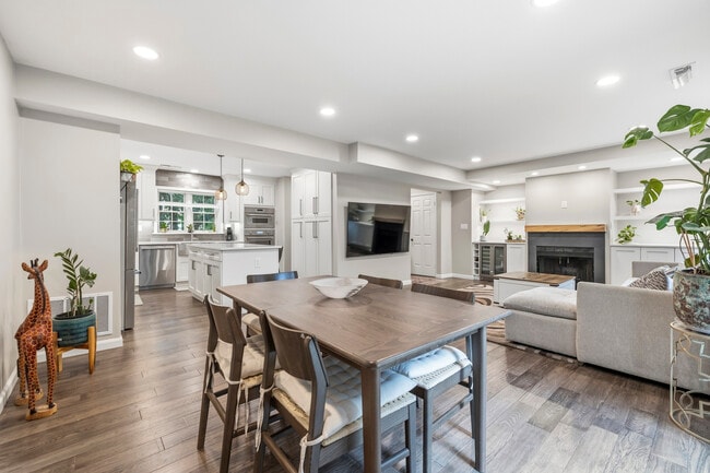 Photo - 4880 Chevy Chase Dr