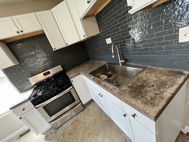 Photo - 5337 W Van Buren St Unit Main House