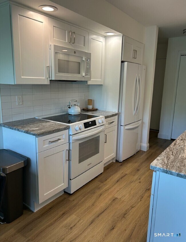 6 Canterbury Ct Unit 6