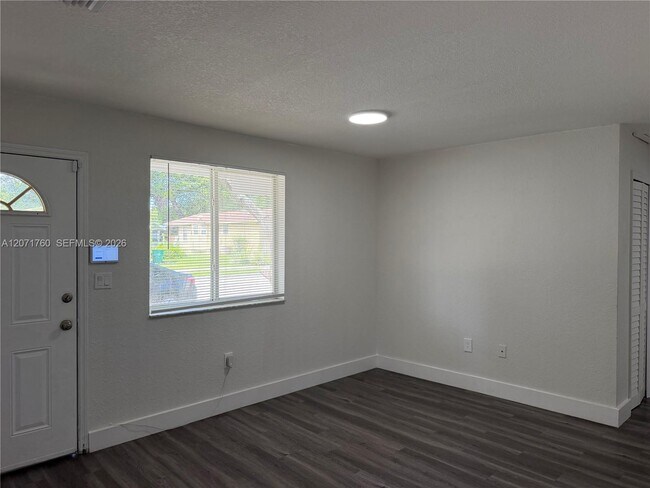 Photo - 580 NW 58th St