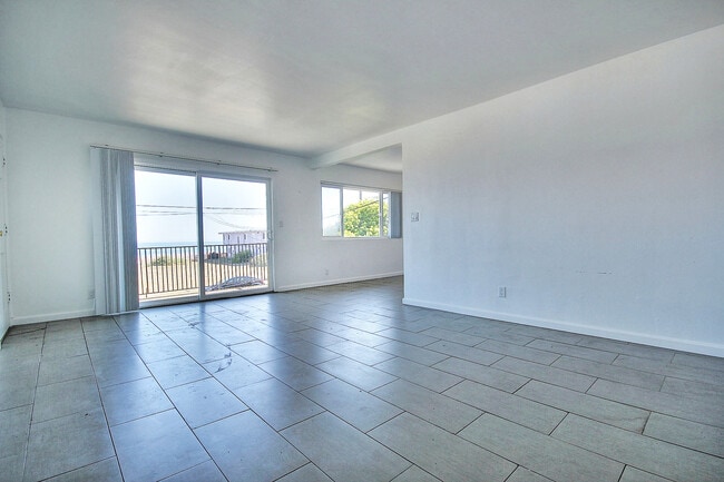 Photo - 6742 Del Playa Dr Unidad B