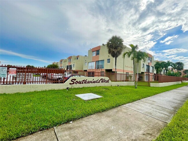 Building Photo - 9321 SW 4th St Rental
