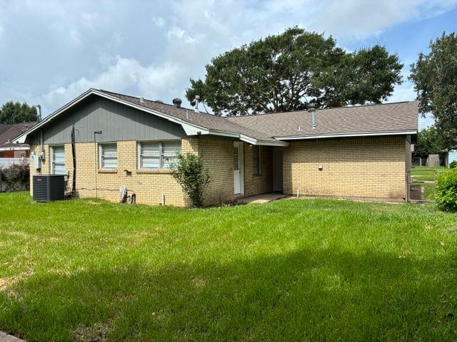 Photo - 1805 Thelma Ln