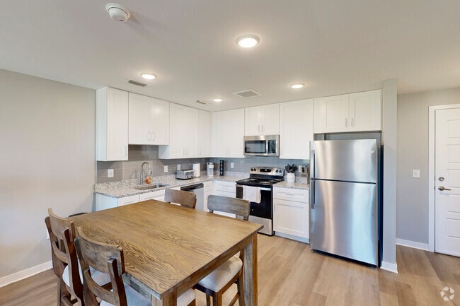 1 BR, 1 BA, 652 SF - Avenue 6 - Luxury Apartments Downtown Huntsville South