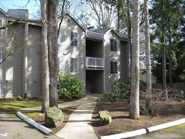 Building Photo - Bright and Airy One Bedroom Condo - Water,...