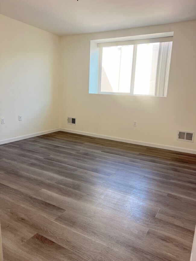 90 Bartlett Ave House House Rental in Staten Island, NY