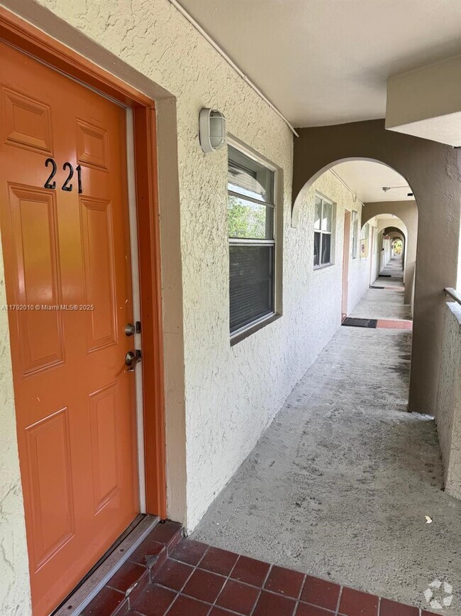 Building Photo - 20520 NW 15th Ave Unit 221 Rental