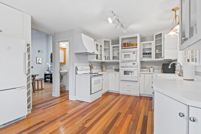 Photo - 5265 Old West Lake Rd