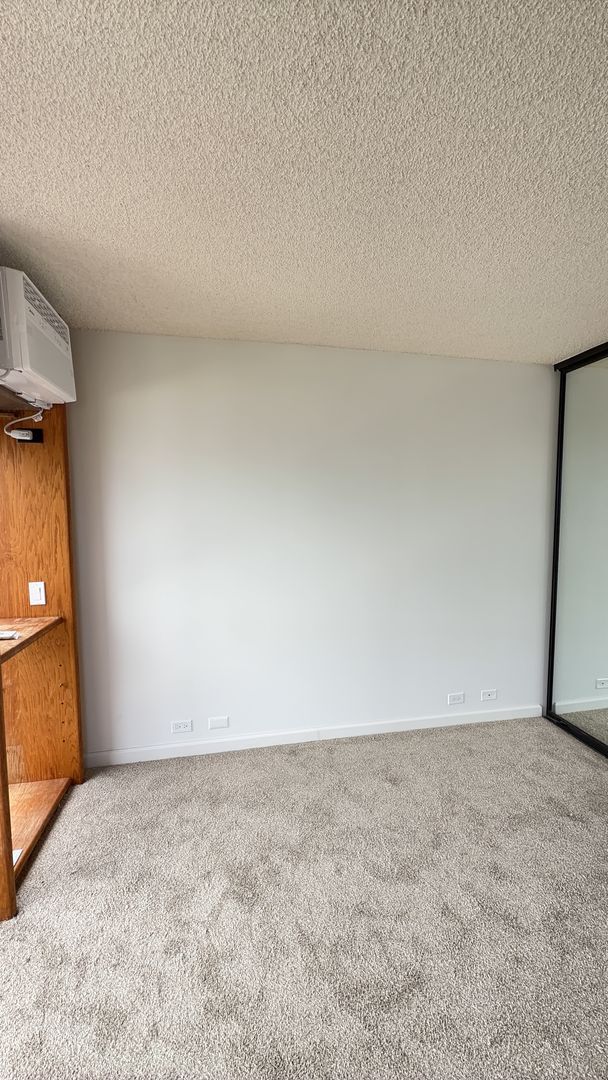 Photo - $2000 1BR/1BA, 1 Covered PKG, in the heart of Honolulu.