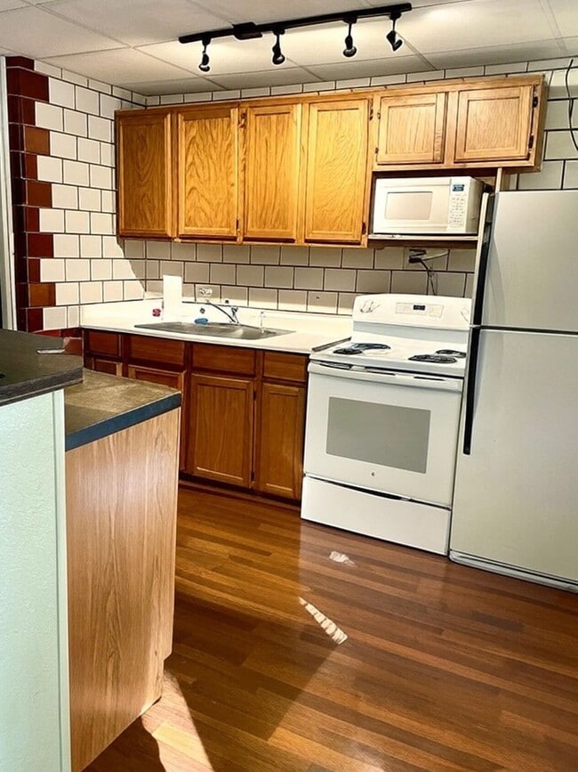 Photo - 547 W Main St Unit 549 W Main St