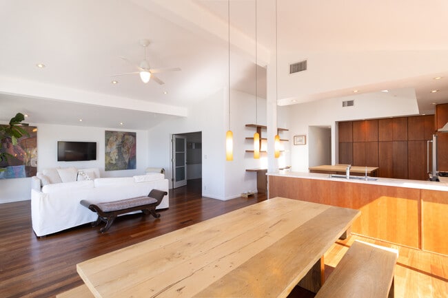 Photo - 29500 Heathercliff Rd