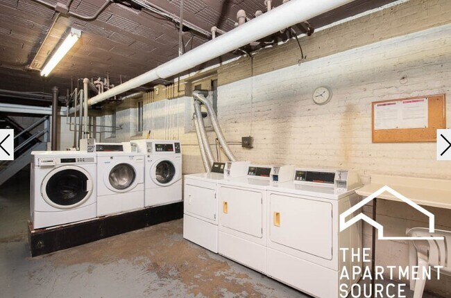 Photo - 2324 N Lincoln Park W Unidad 2