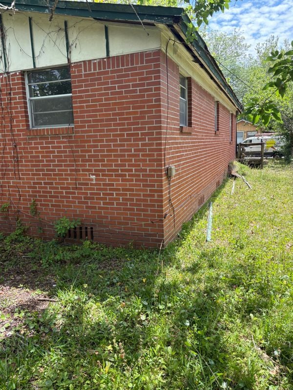 Photo - 2081 Baldwin St