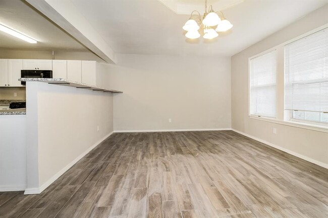 Photo - 800 Plaza Dr