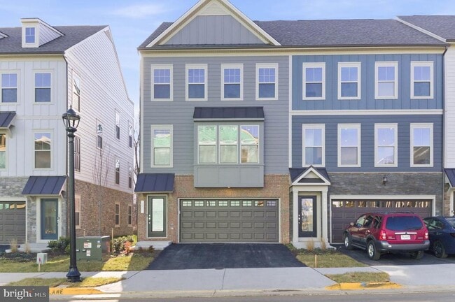 Photo - 1011 Venifena Terrace SE